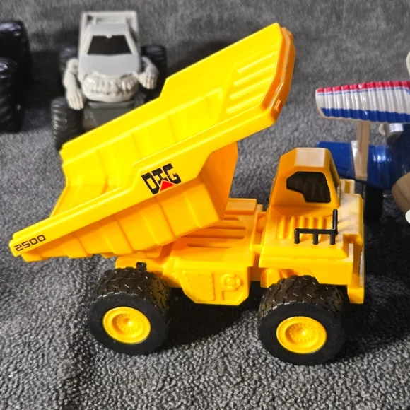 Monster Truck Show Bundle - Picture 15 of 17